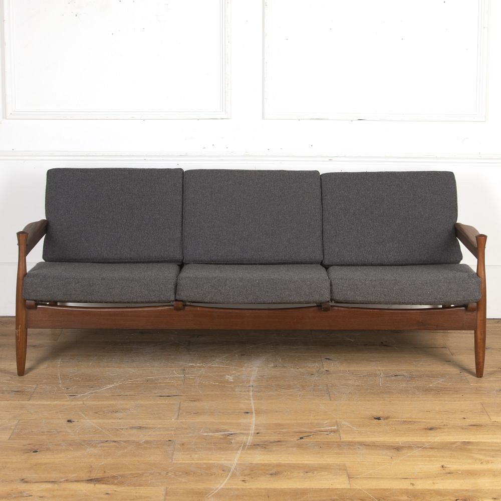Mid Century Sofa by Guy Read SB7316278