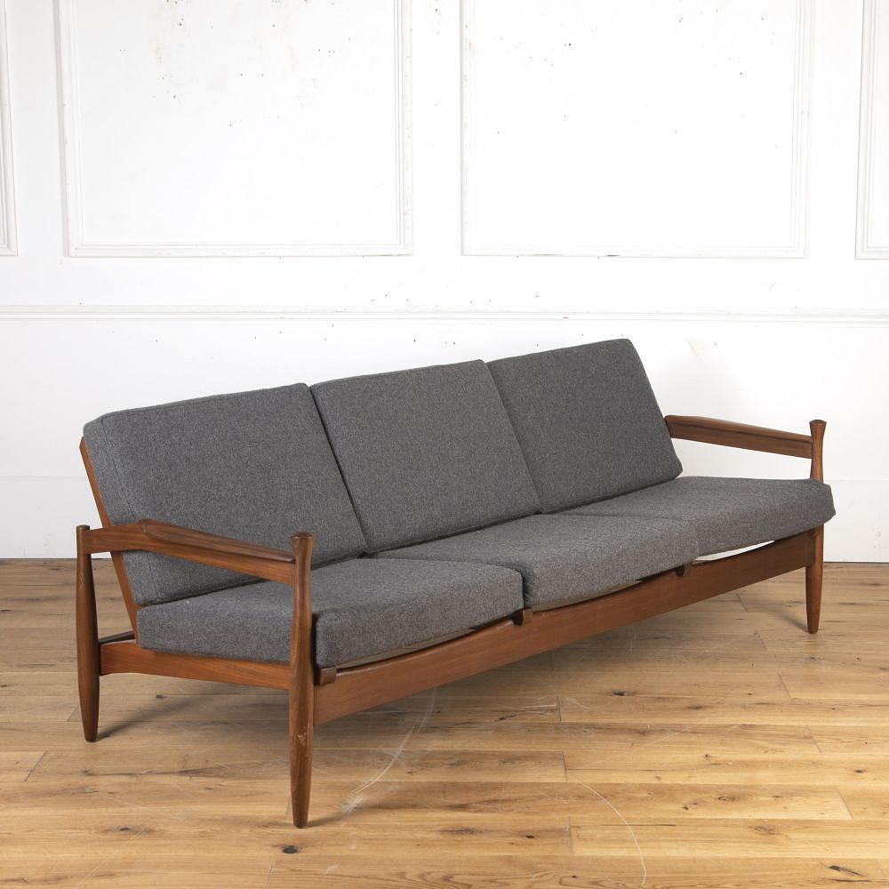 Mid Century Sofa by Guy Read SB7316278