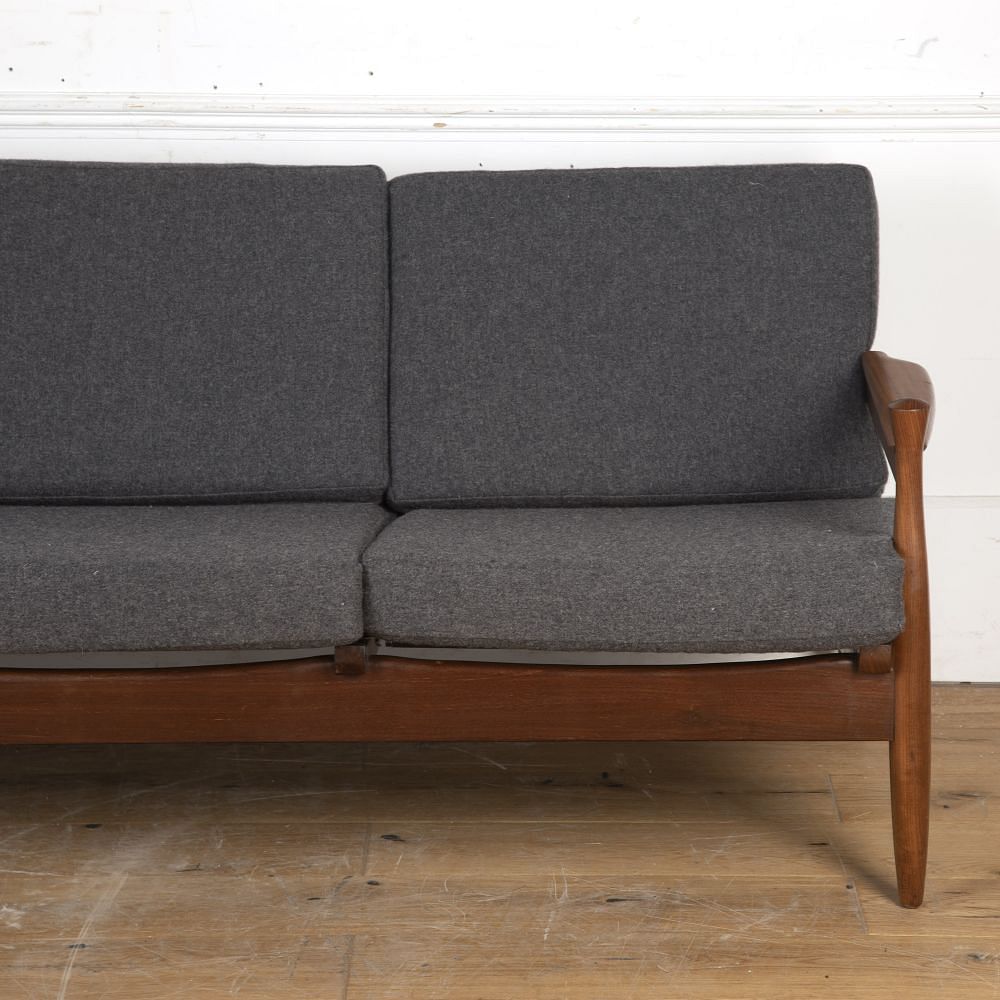 Mid Century Sofa by Guy Read SB7316278