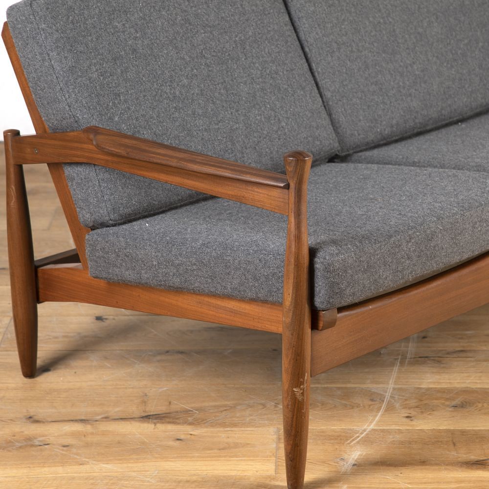 Mid Century Sofa by Guy Read SB7316278