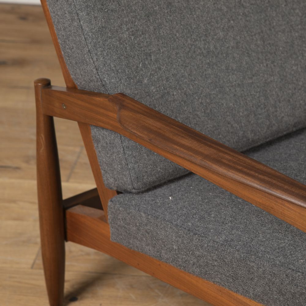 Mid Century Sofa by Guy Read SB7316278
