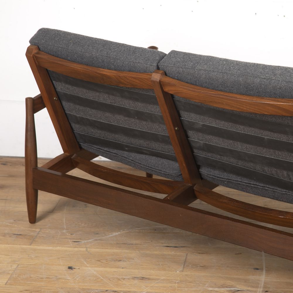 Mid Century Sofa by Guy Read SB7316278