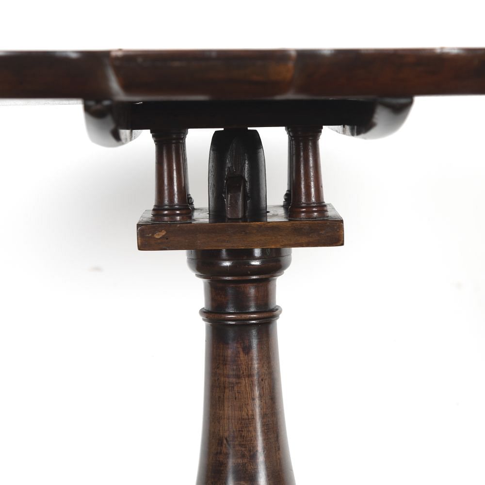 Georgian Mahogany Carved Tripod Table TC8024493