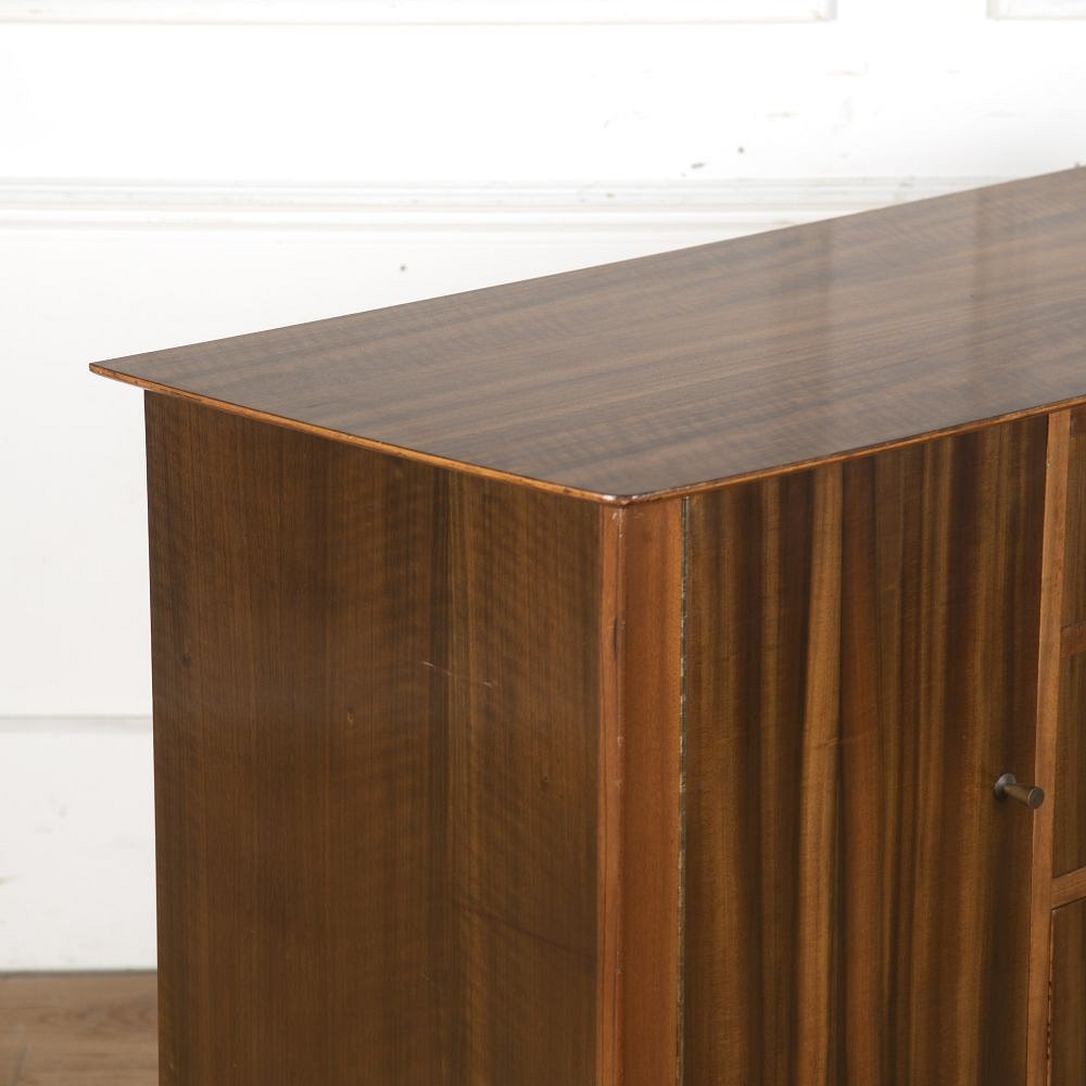 Bow-Fronted Walnut Sideboard CU5358108