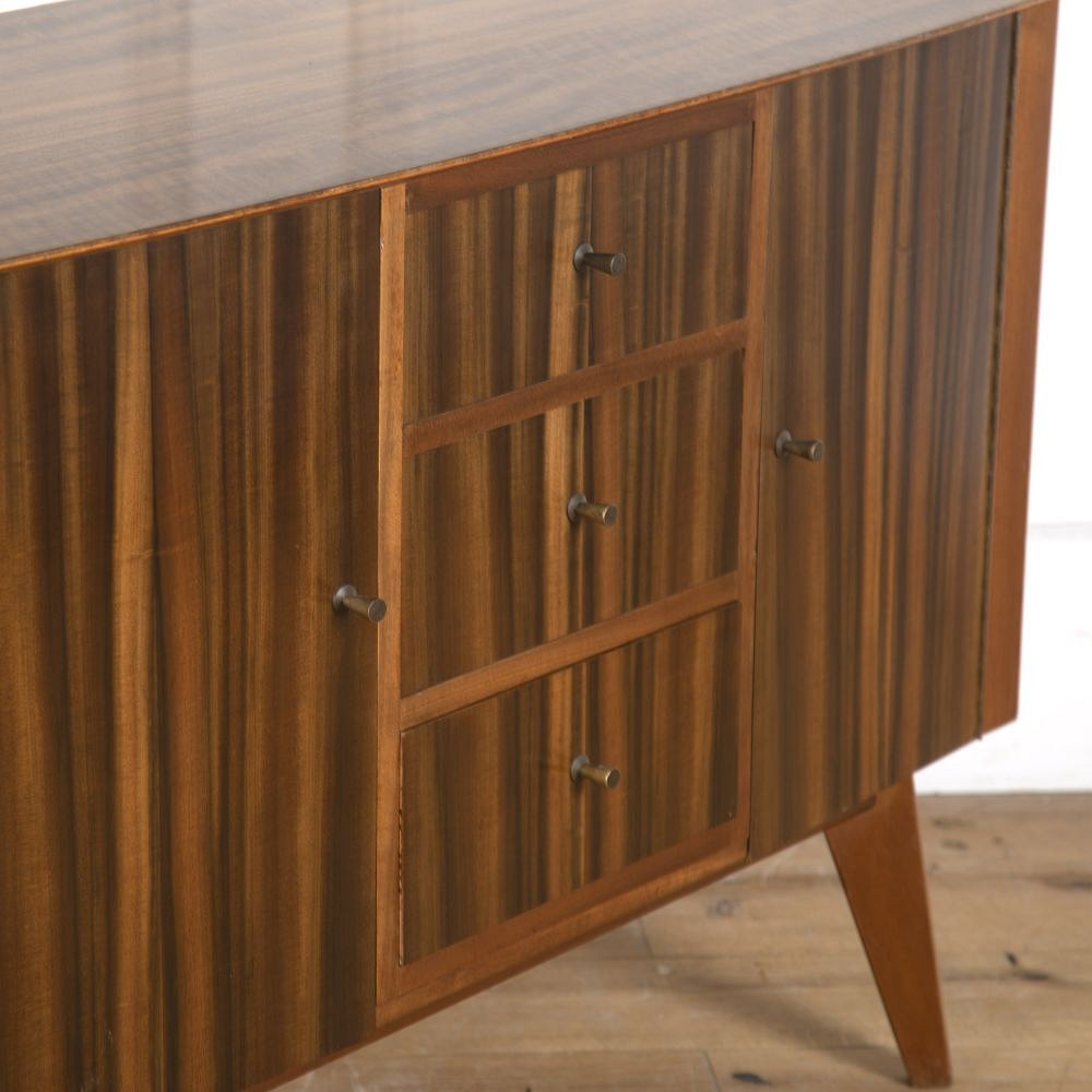 Bow-Fronted Walnut Sideboard CU5358108