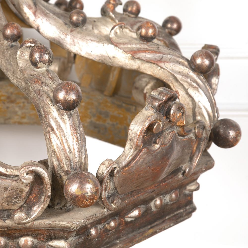 Italian 19th Century Carved Crown DA6016976