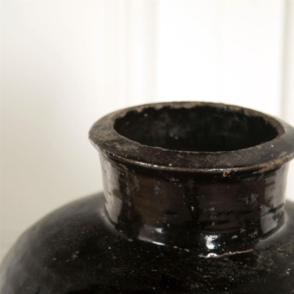 Large Black Earthernware Pot DA287377