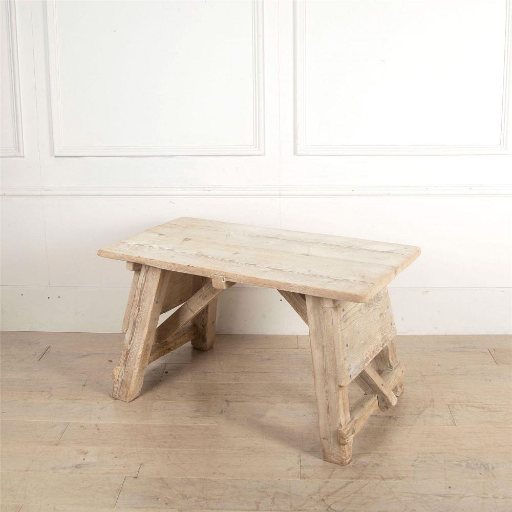Early 20th Century Sculpture Table TS0261414