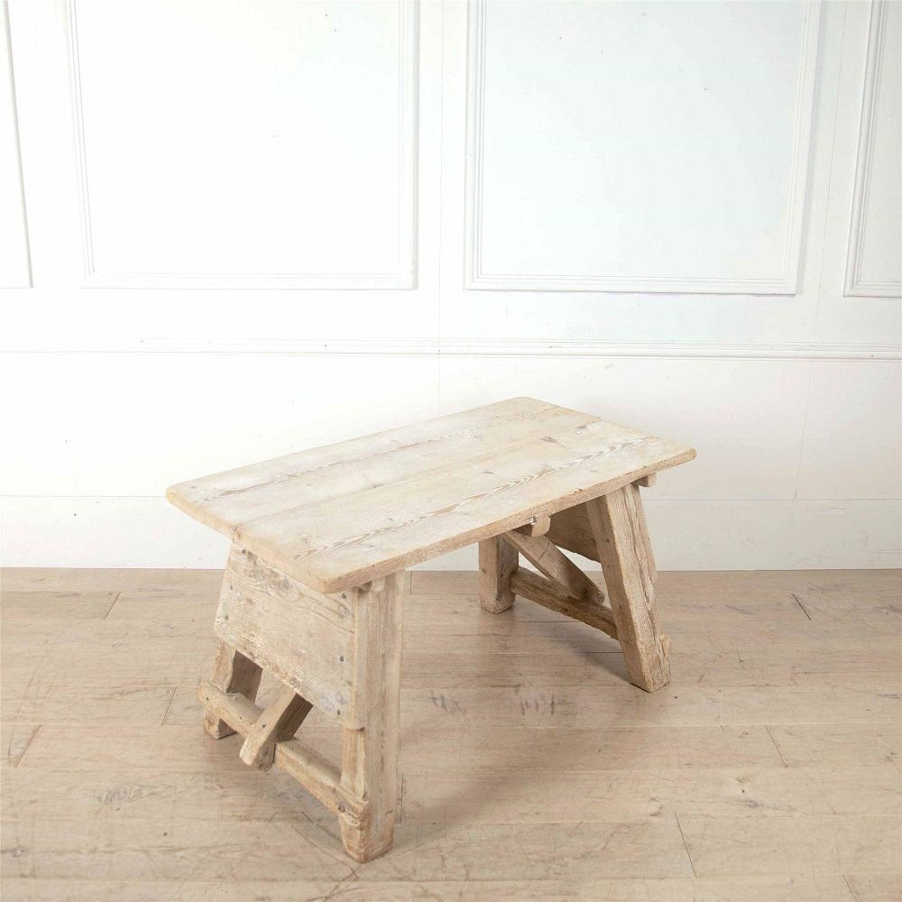 Early 20th Century Sculpture Table TS0261414