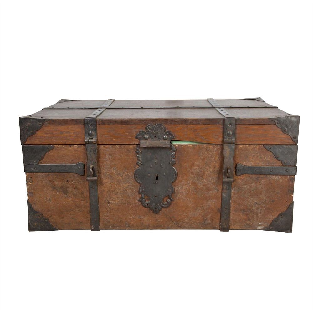 Metal Bound Trunk CT5558029