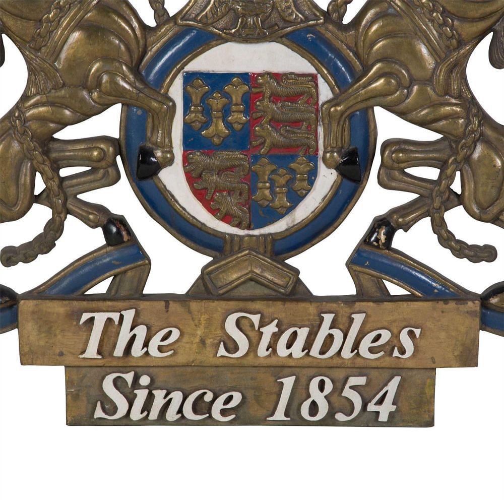 Country House Royal Coat of Arms DA0311695