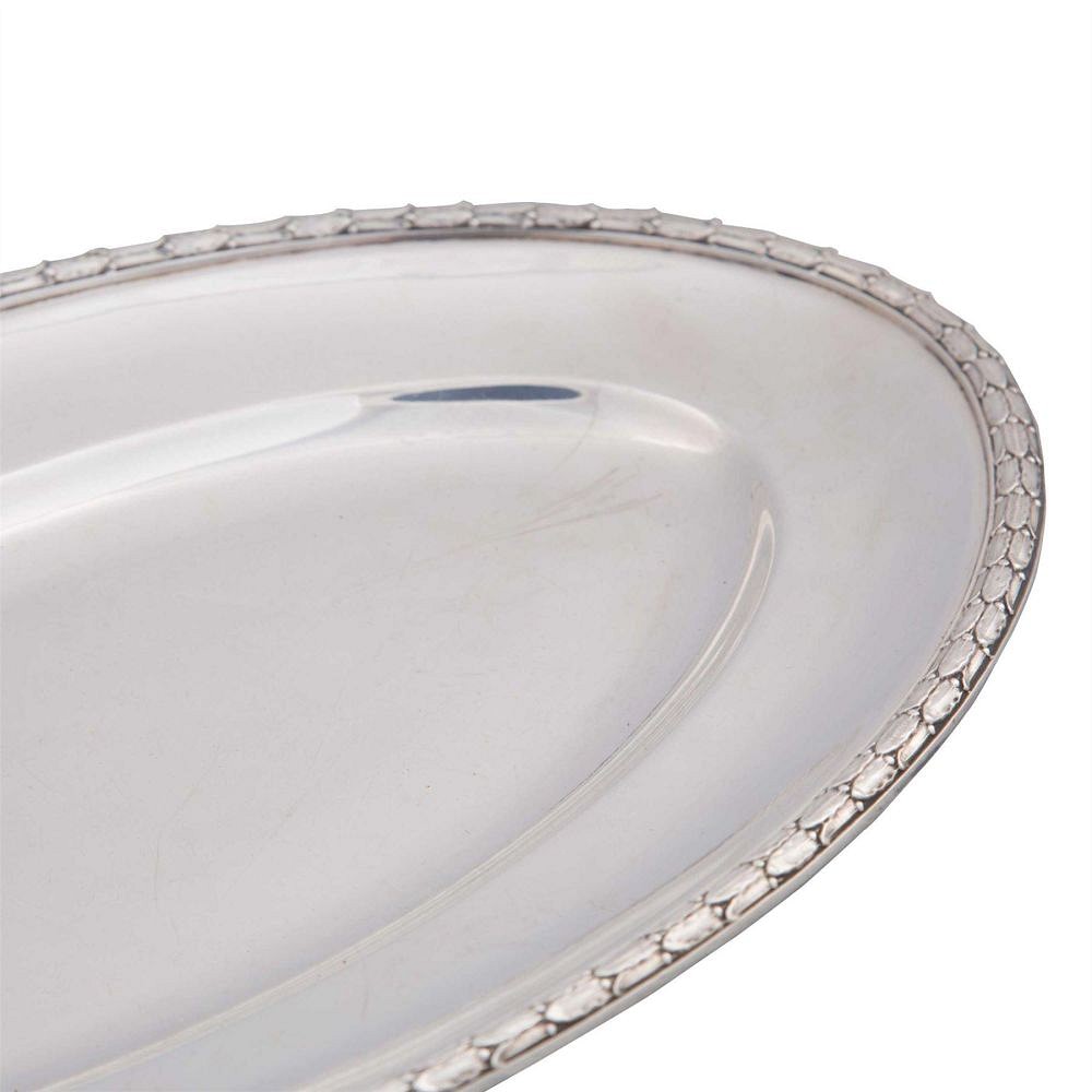 Oval Laurel Wreath Rimmed Platter DA5858841