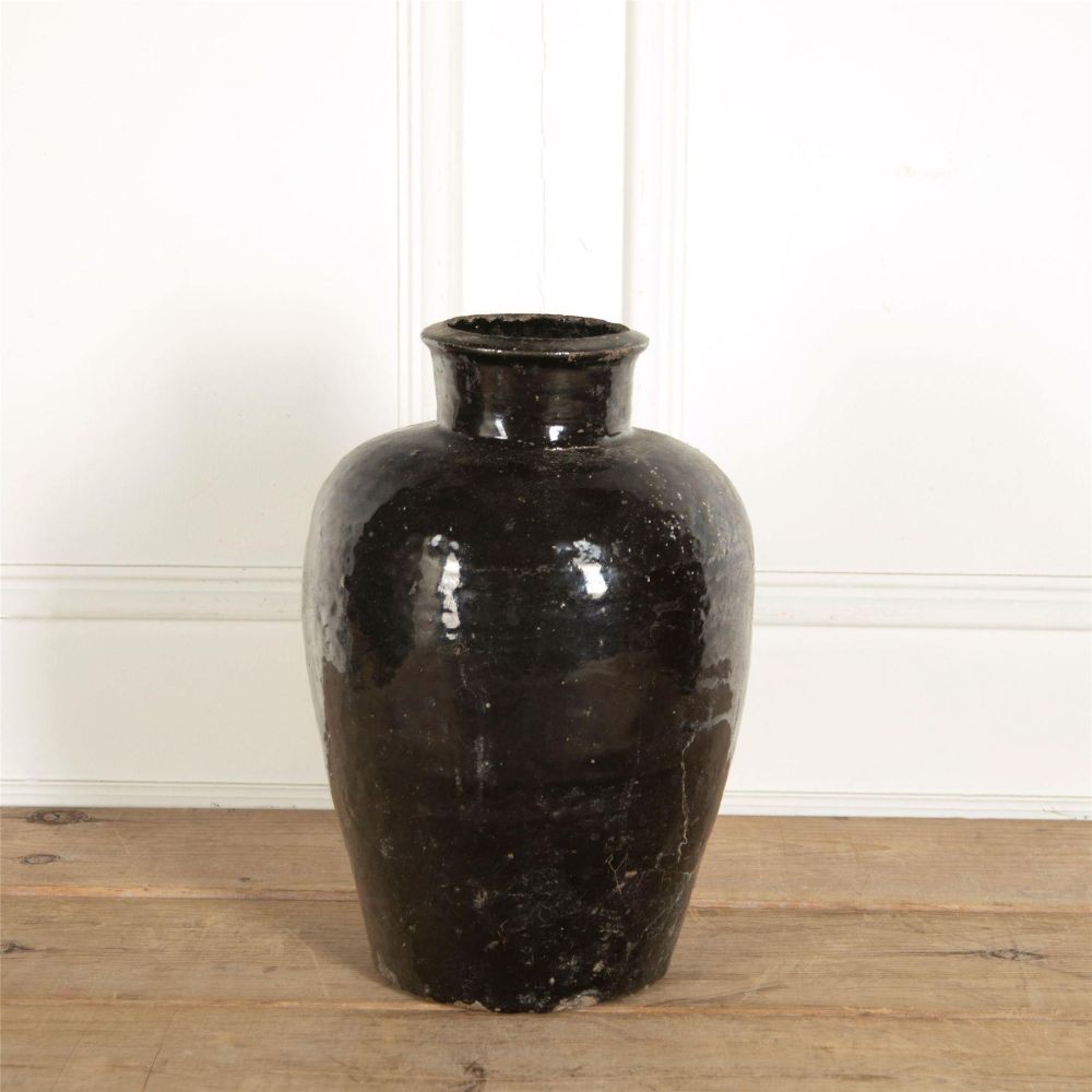 Large Black Earthernware Pot DA287377