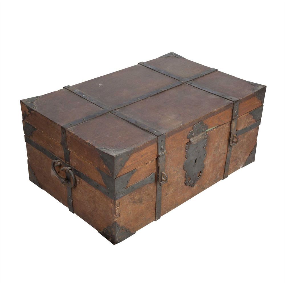 Metal Bound Trunk CT5558029