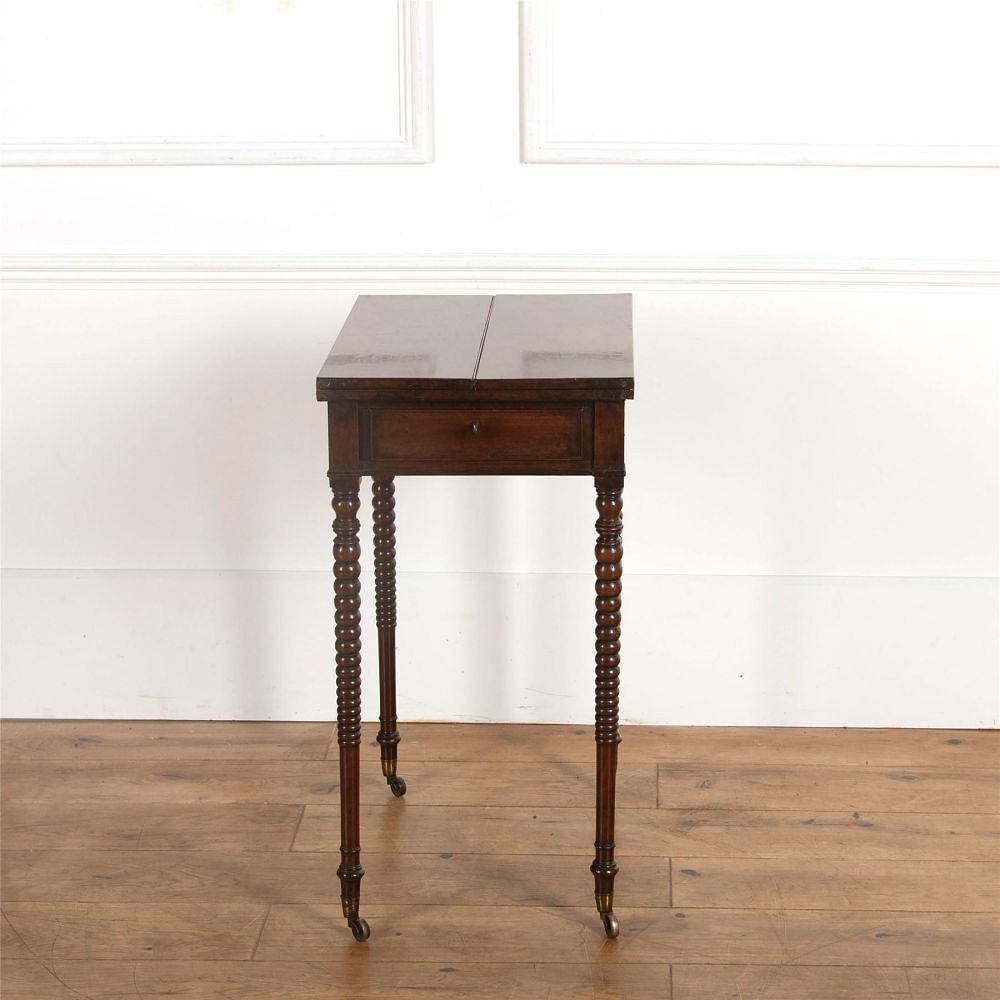 Early 19th Century Plum Pudding Mahogany Table CO107239