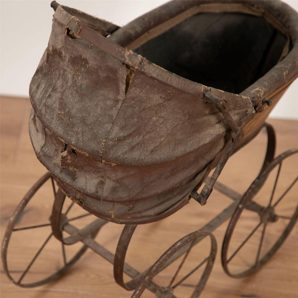 19th Century French Doll's Pram DA0154702