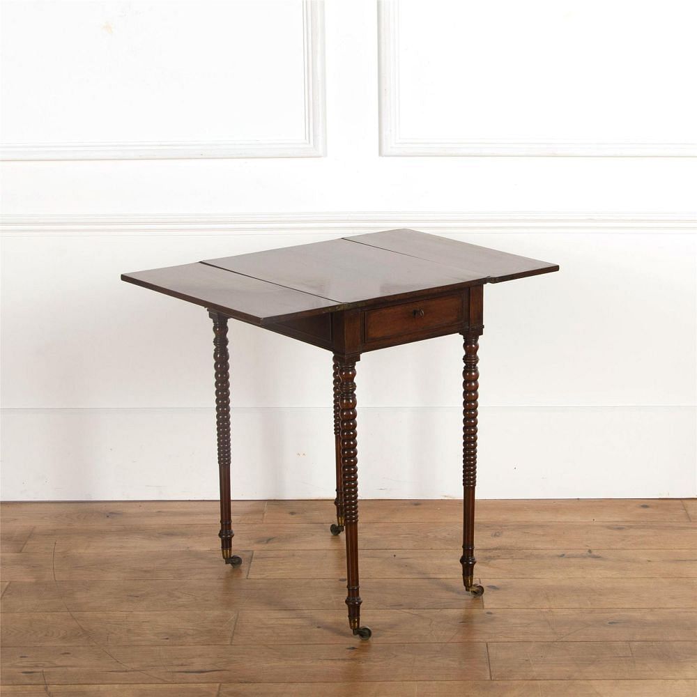 Early 19th Century Plum Pudding Mahogany Table CO107239