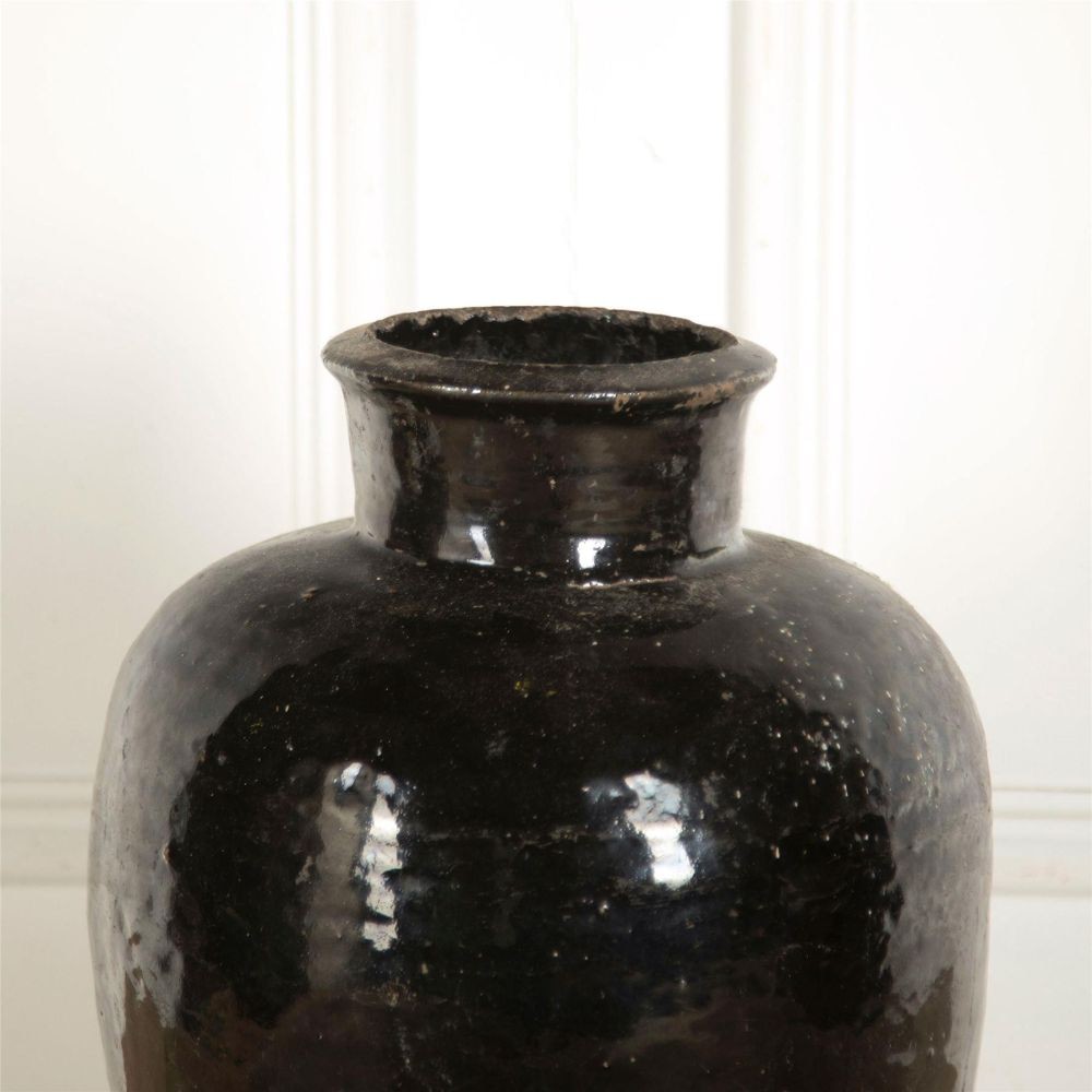 Large Black Earthernware Pot DA287377