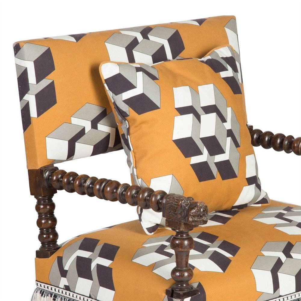 Pair of Armchairs CH2812567