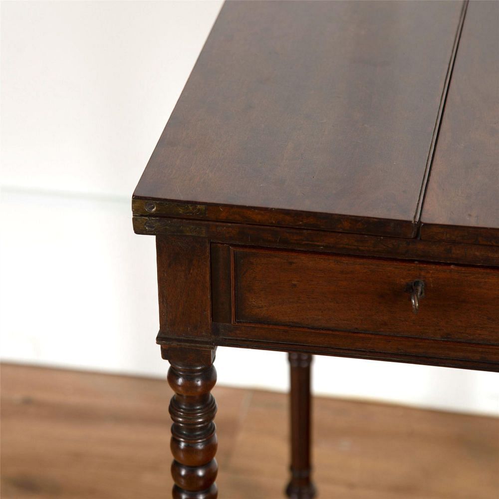 Early 19th Century Plum Pudding Mahogany Table CO107239