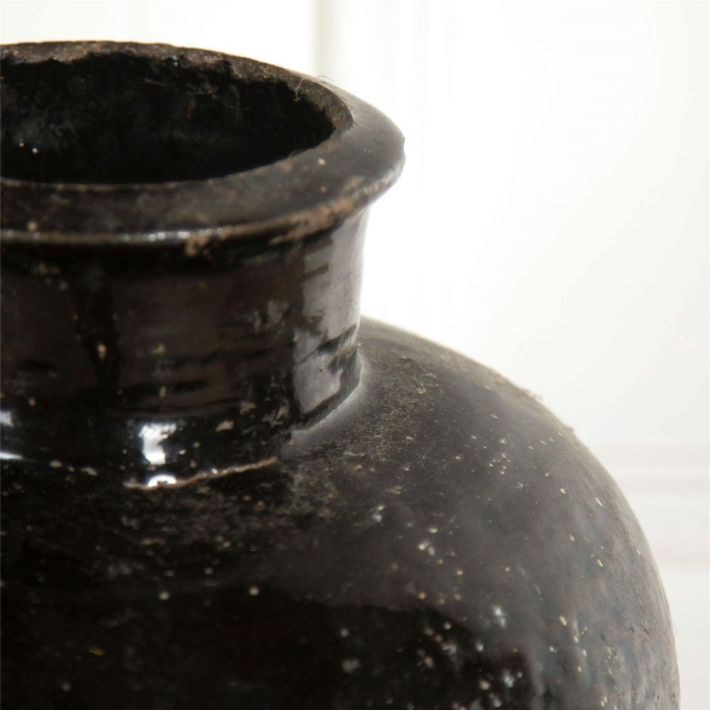 Large Black Earthernware Pot DA287377