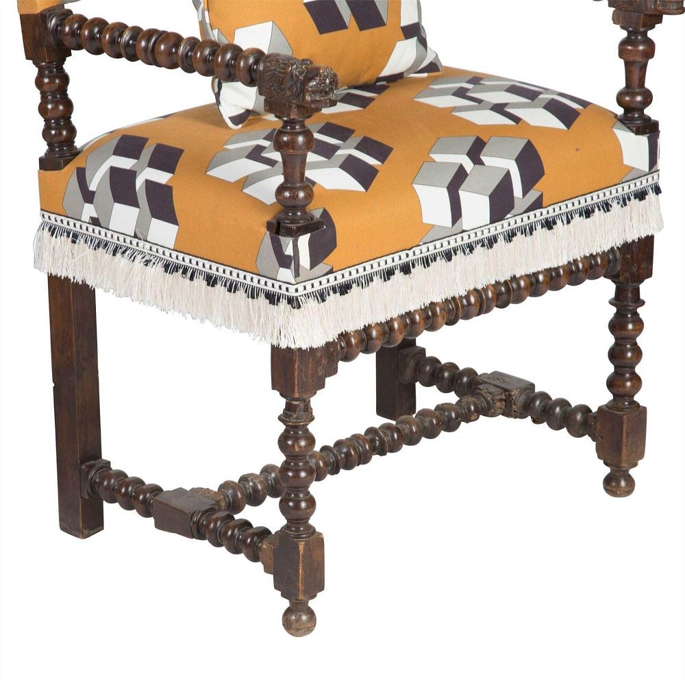 Pair of Armchairs CH2812567