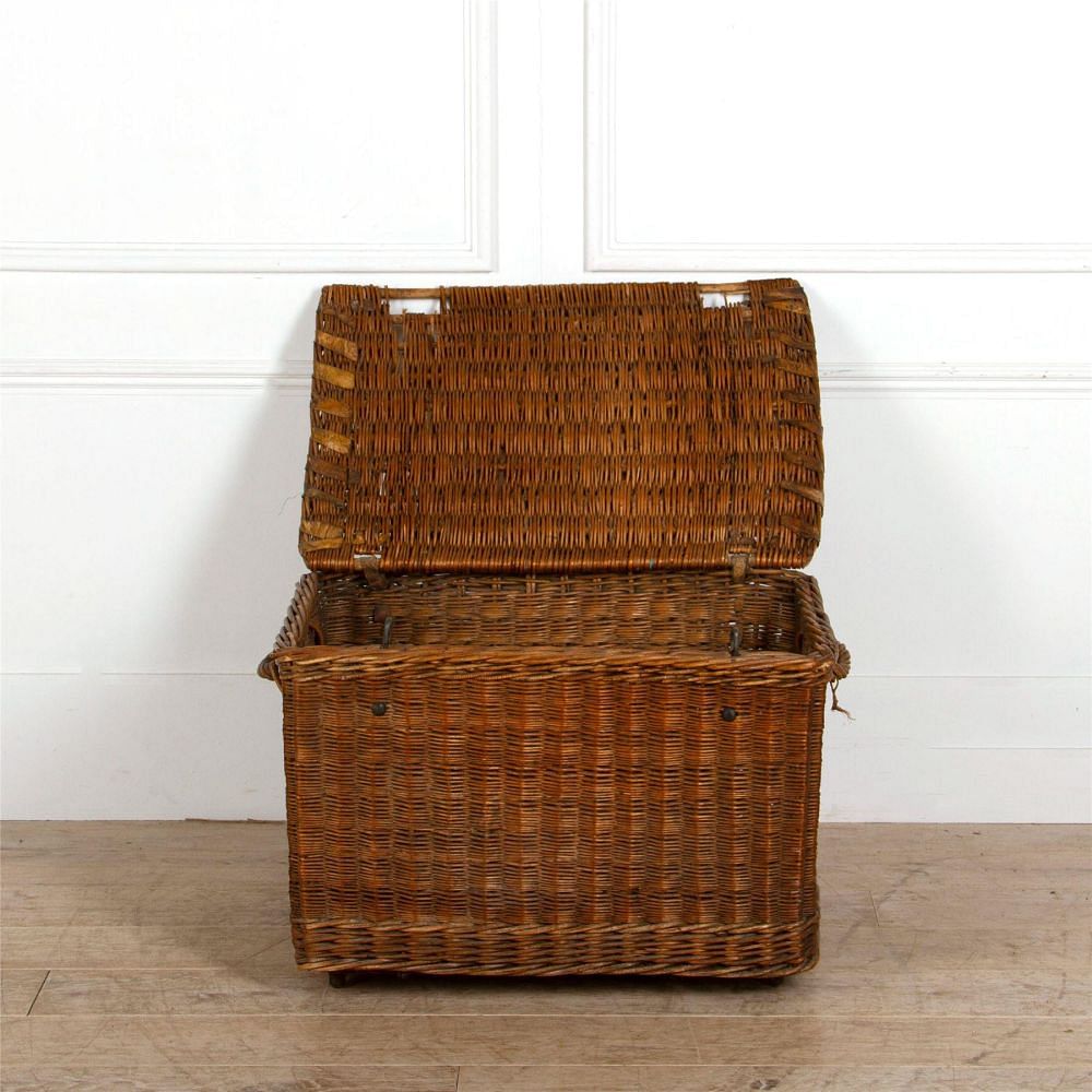Victorian Wicker Laundry Basket DA287294