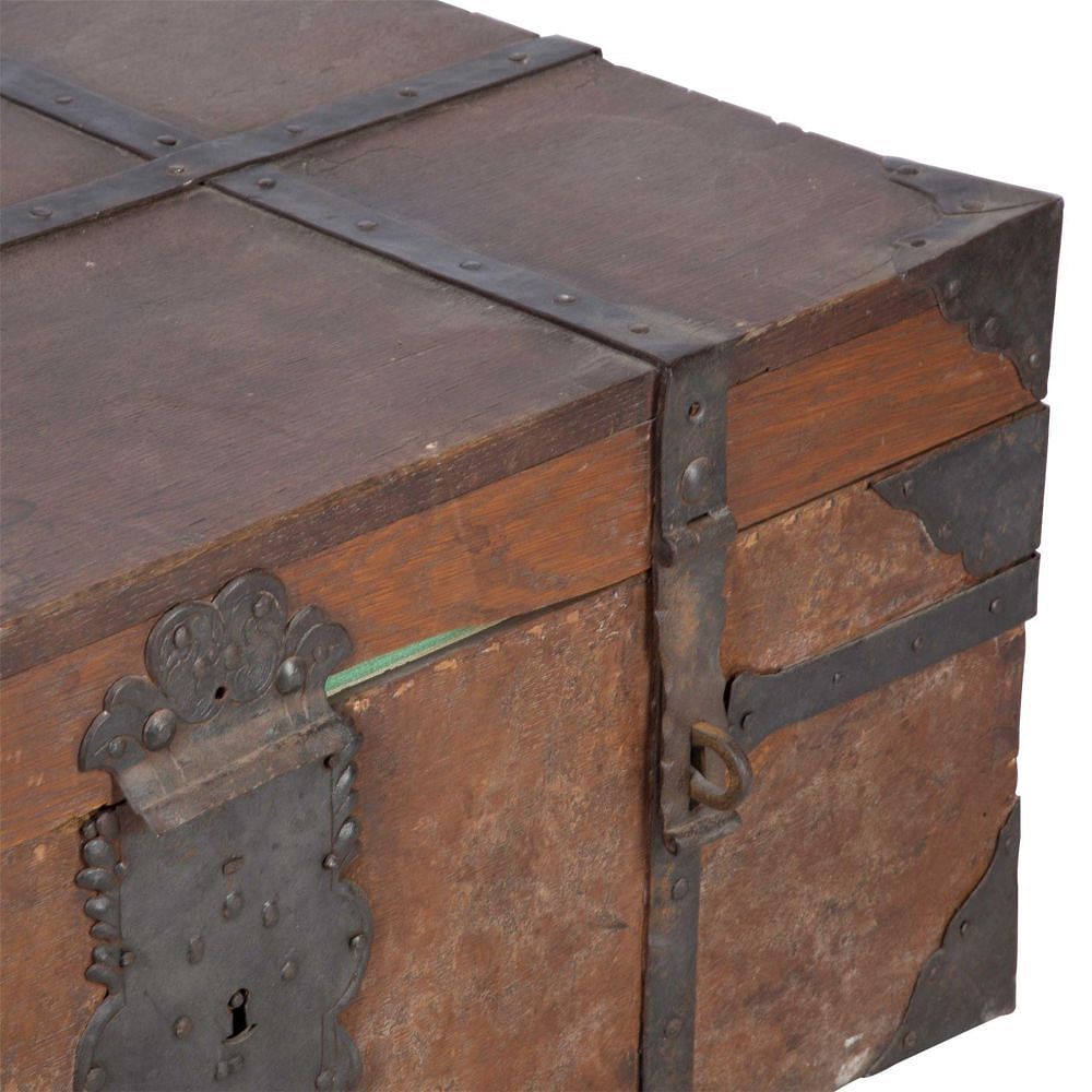 Metal Bound Trunk CT5558029