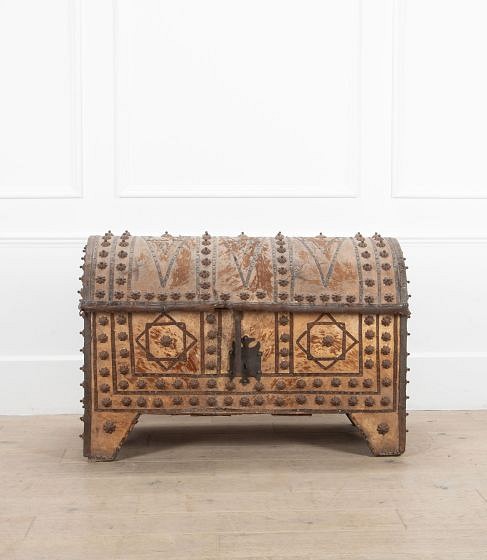 SALE: 18th Century Spanish Trunk CB0139079