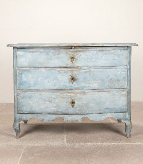 18th Century Swedish Rococo Three Drawer Commode CC1442235