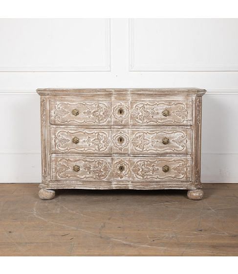 Early 18th Century Régence Period Serpentine Commode