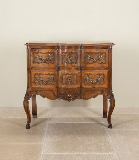 19th Century French Walnut Louis XV Style Commode CC5242397