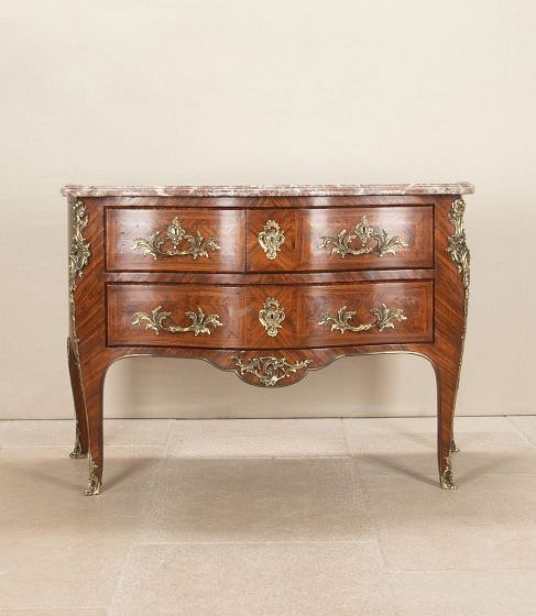 Late 19th Century French Louis XV Style Kingwood Serpentine Commode