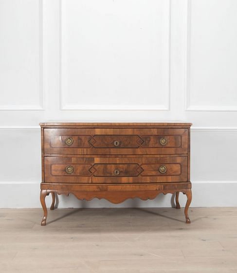 18th Century Italian Walnut Commode
