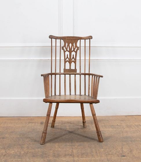 18th Century Comb Back Windsor Chair