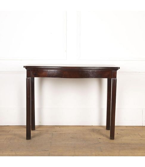 18th Century Mahogany Serpentine Table