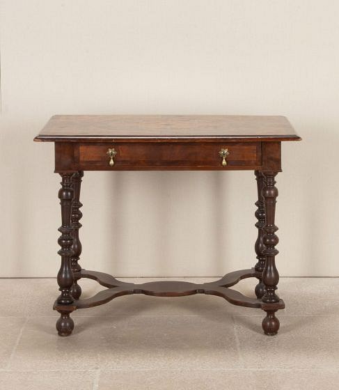 Early 18th Century Oyster Laburnam and Walnut Side Table