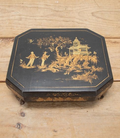 19th Century Chinese Export Lacquer Gaming Box from the Daoguang Period