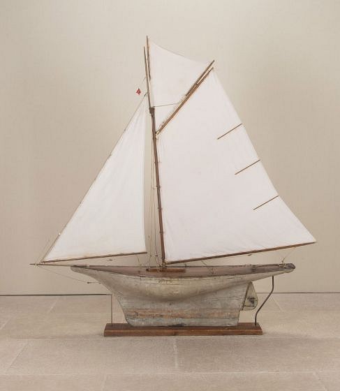 Large Early 20th Century Edwardian Pond Yacht