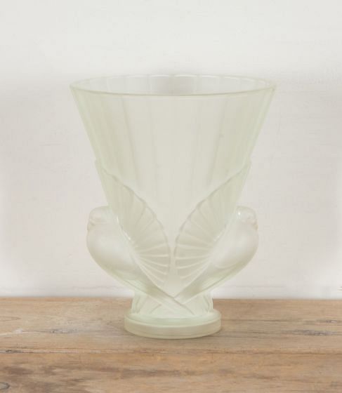 20th Century French Art Deco Sabino Opalescent Glass Vase