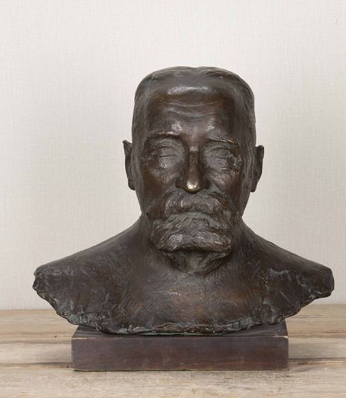20th Century Hungarian Bronze Bust by Erzsébet Schaár DA8043962