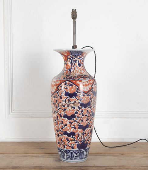 19th Century Japanese Imari Lamp With Adjustable Bulb Holder