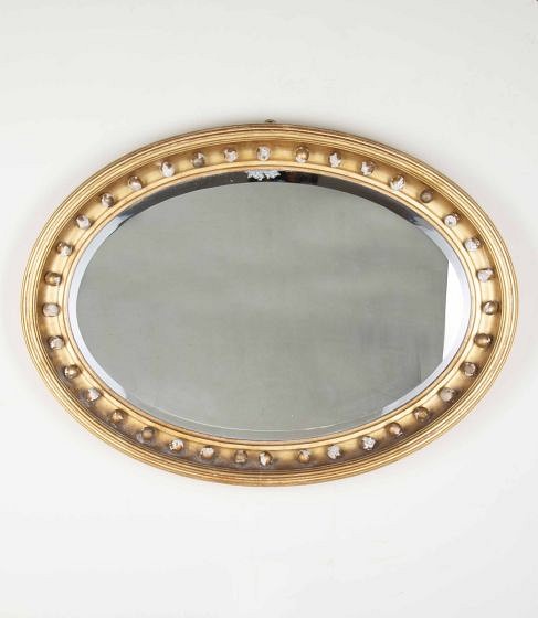 Early 20th Century English Oval Shaped Gilt Mirror