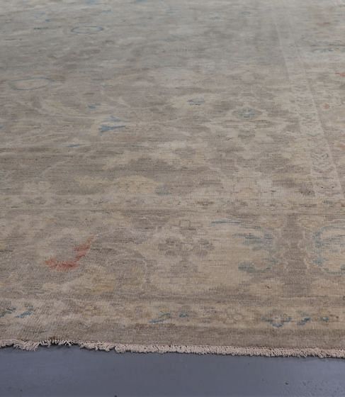 Contemporary Ziegler Sultanabad Carpet