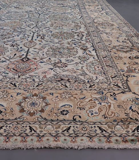 Large Early 20th Century Tabriz Carpet