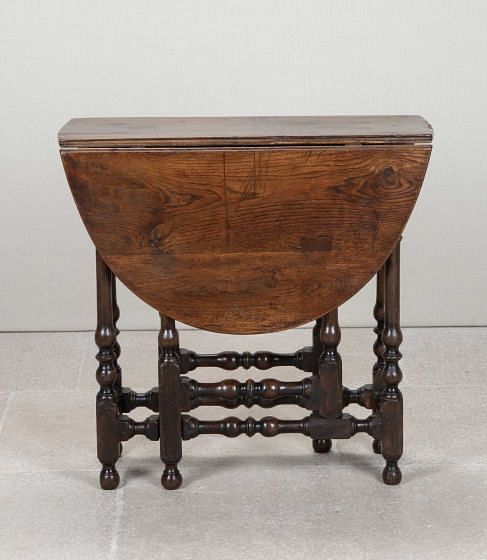 18th Century English Provincial Oak Gate Leg Table