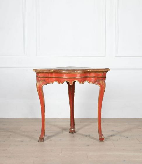 19th Century Italian Corner Table in the Chinoiserie Style