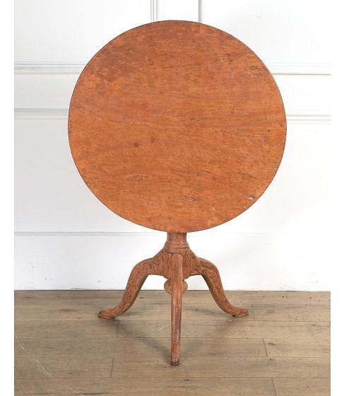 Swedish Rococo Tilt Top Table