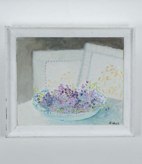 French 20th Century Oil Painting by Susanna Linhart - Raisins dans un Bol Bleu et Blanc