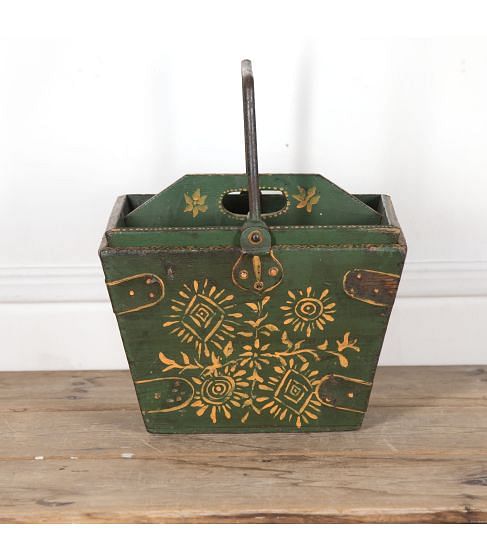 20th Century English Maids Tidy